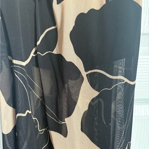 Windsor Black and Tan Floral Maxi Dress - Picture 5 of 5